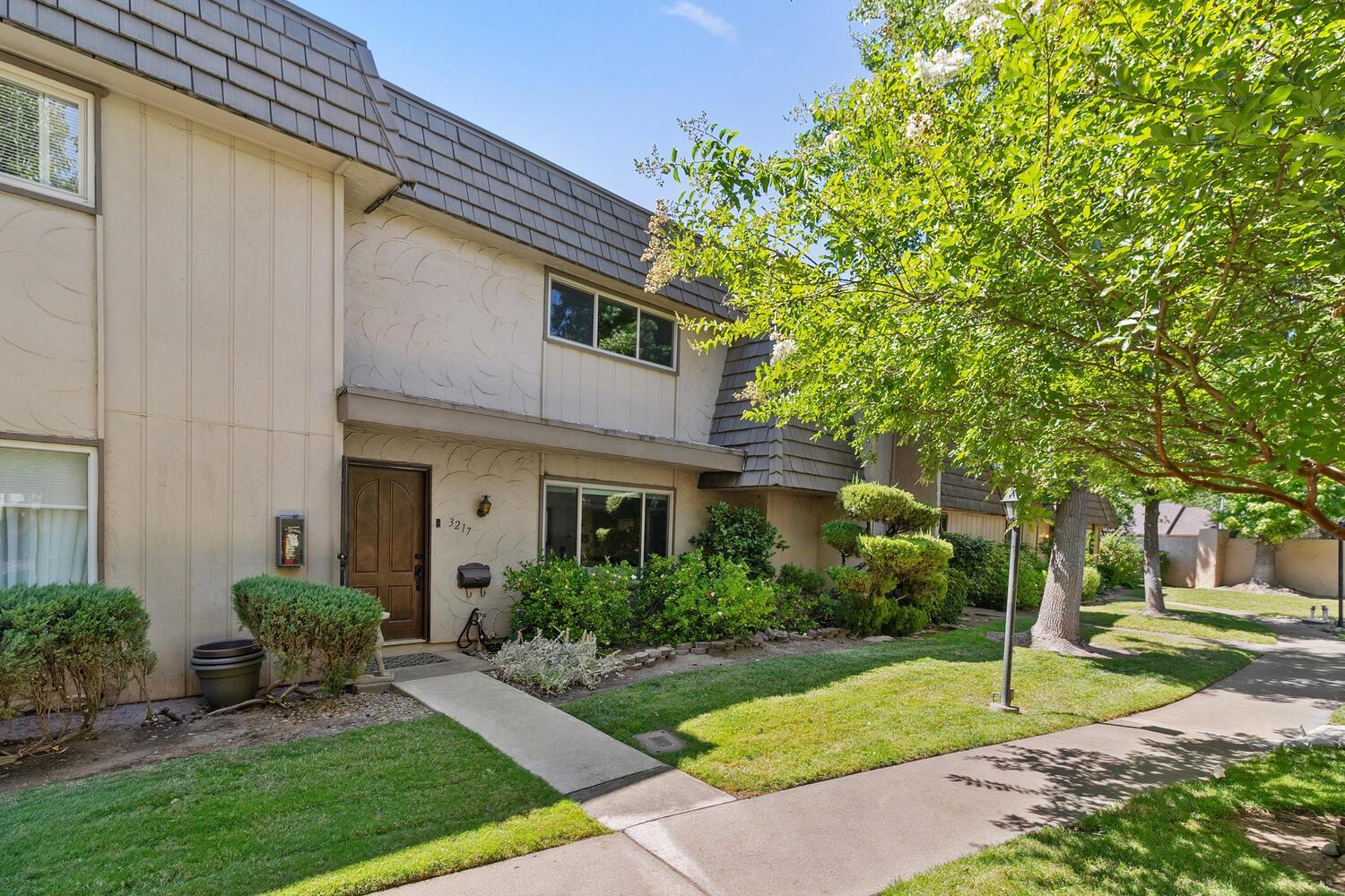 Property Photo: 3217 Casitas Bonito CA 95825