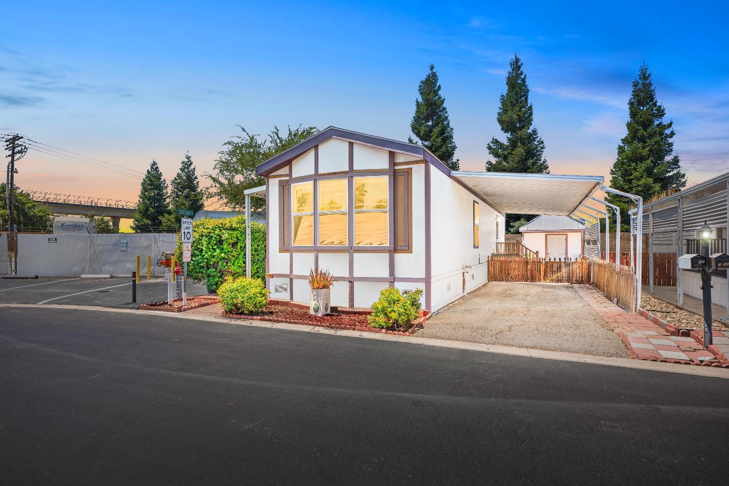 Property Photo:  6213 Stagecoach Dr  CA 95842 