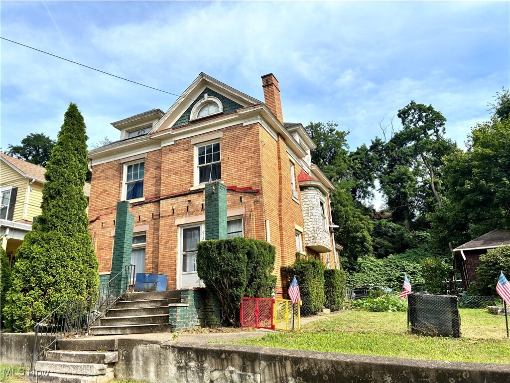 Property Photo:  812 Bradshaw  OH 43920 