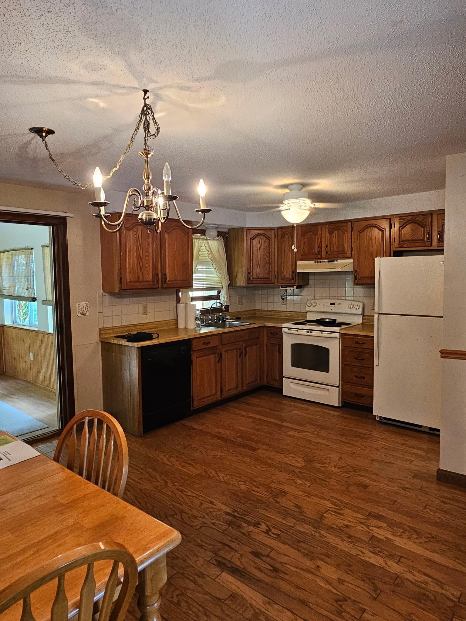 Property Photo: 82 Great Brook Road NH 03055