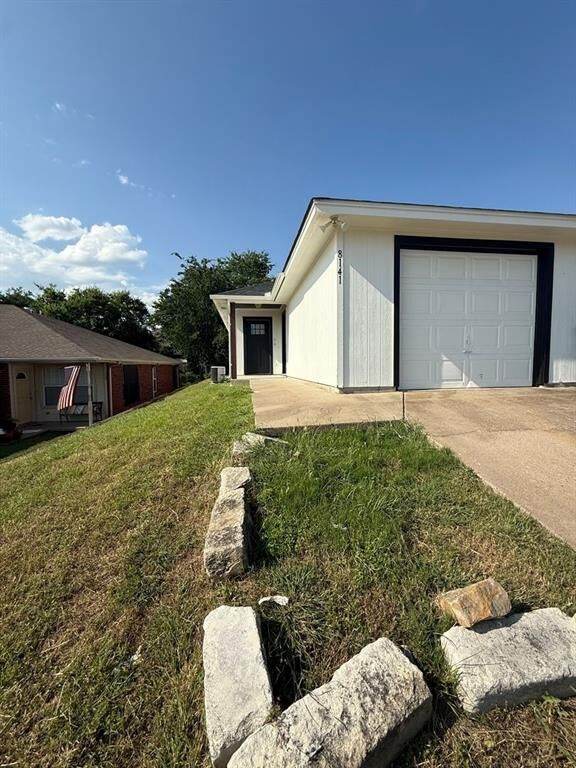 Property Photo: 8141 Julie Avenue TX 76116