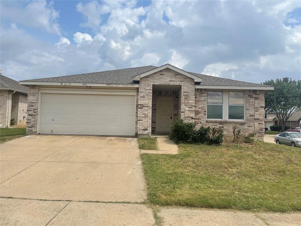 Property Photo: 900 Rose Crystal Way TX 76179