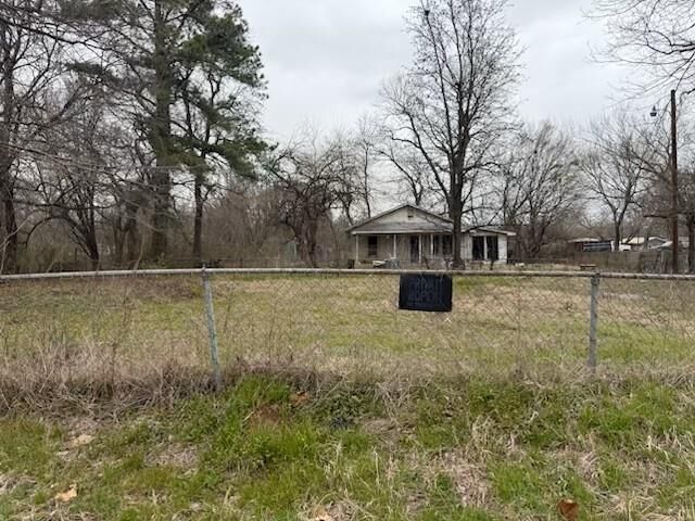 Property Photo:  1310 W Campbell  TX 75460 