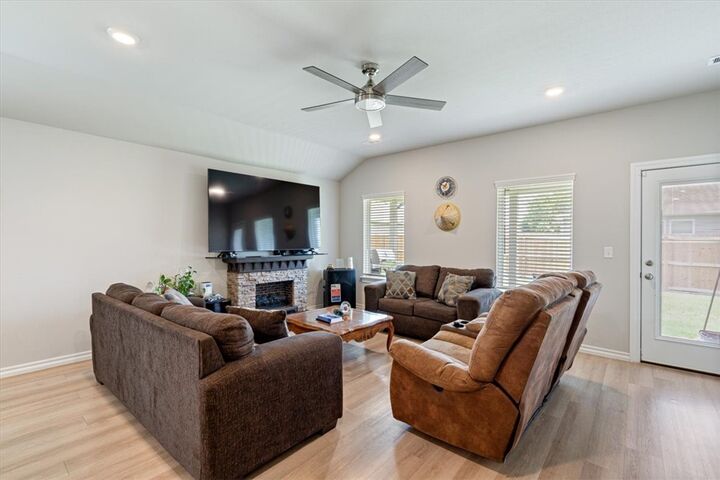 800 Buffalo Avenue  Gentry AR 72734 photo