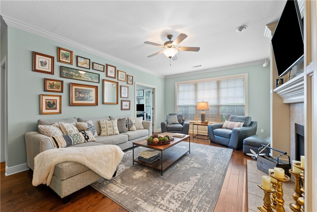 Property Photo:  1932 N Hartford Drive  AR 72701 