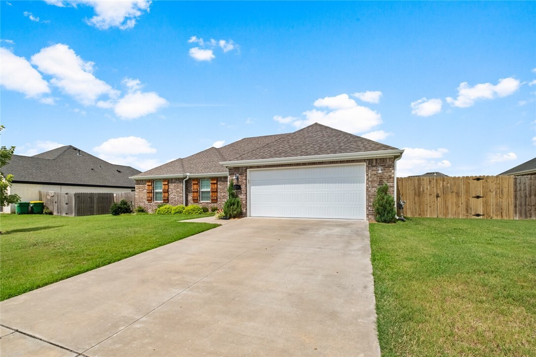 Property Photo: 529 N Greylag AR 72730