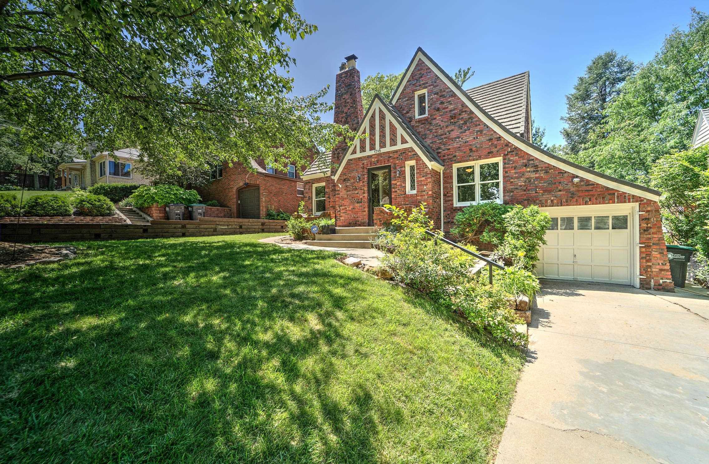 Property Photo: 1518 N 51st Street NE 68104