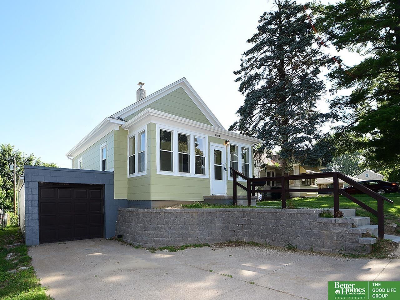 Property Photo: 6104 Emmet Street NE 68104