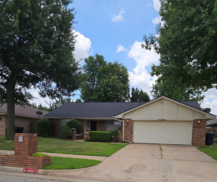 Property Photo:  7033 S Harvey Avenue  OK 73139 