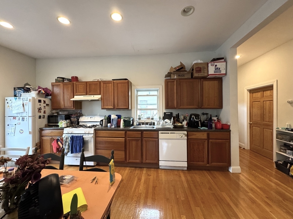 Property Photo: 1 McLean Pl 2 MA 02140