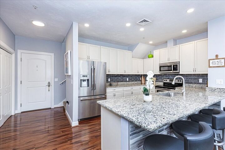 Property Photo:  360 Andover 2304  MA 01923 