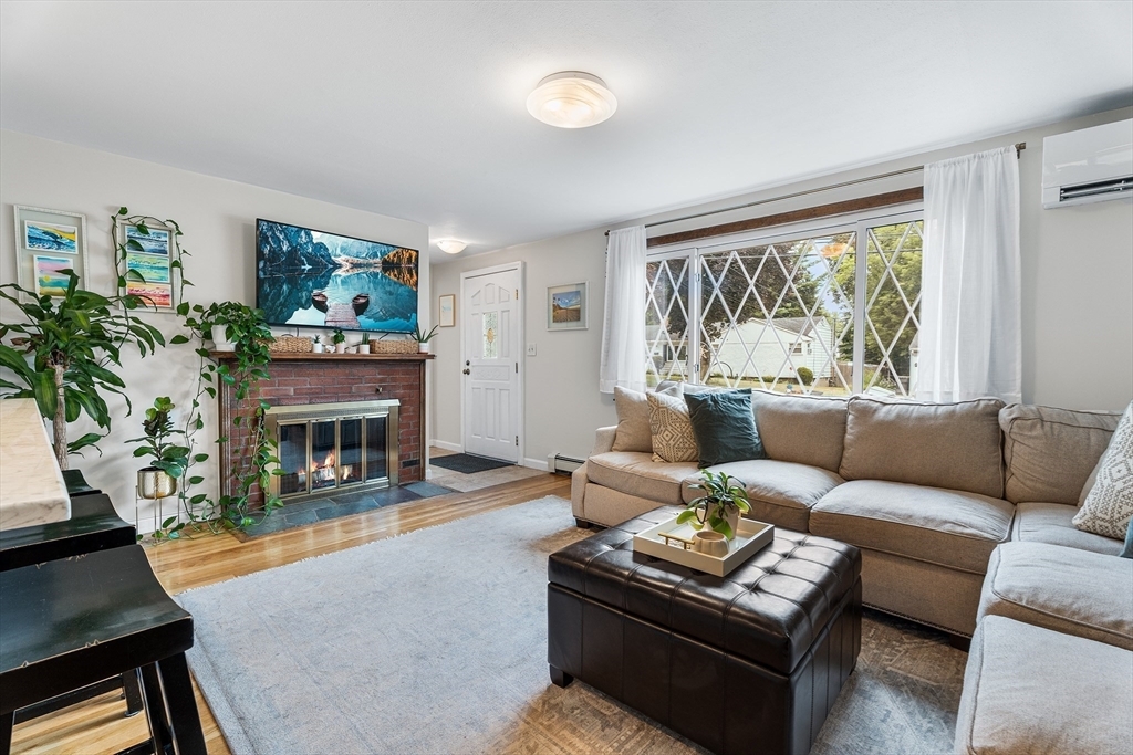 Property Photo: 17 Lilian Rd MA 01701