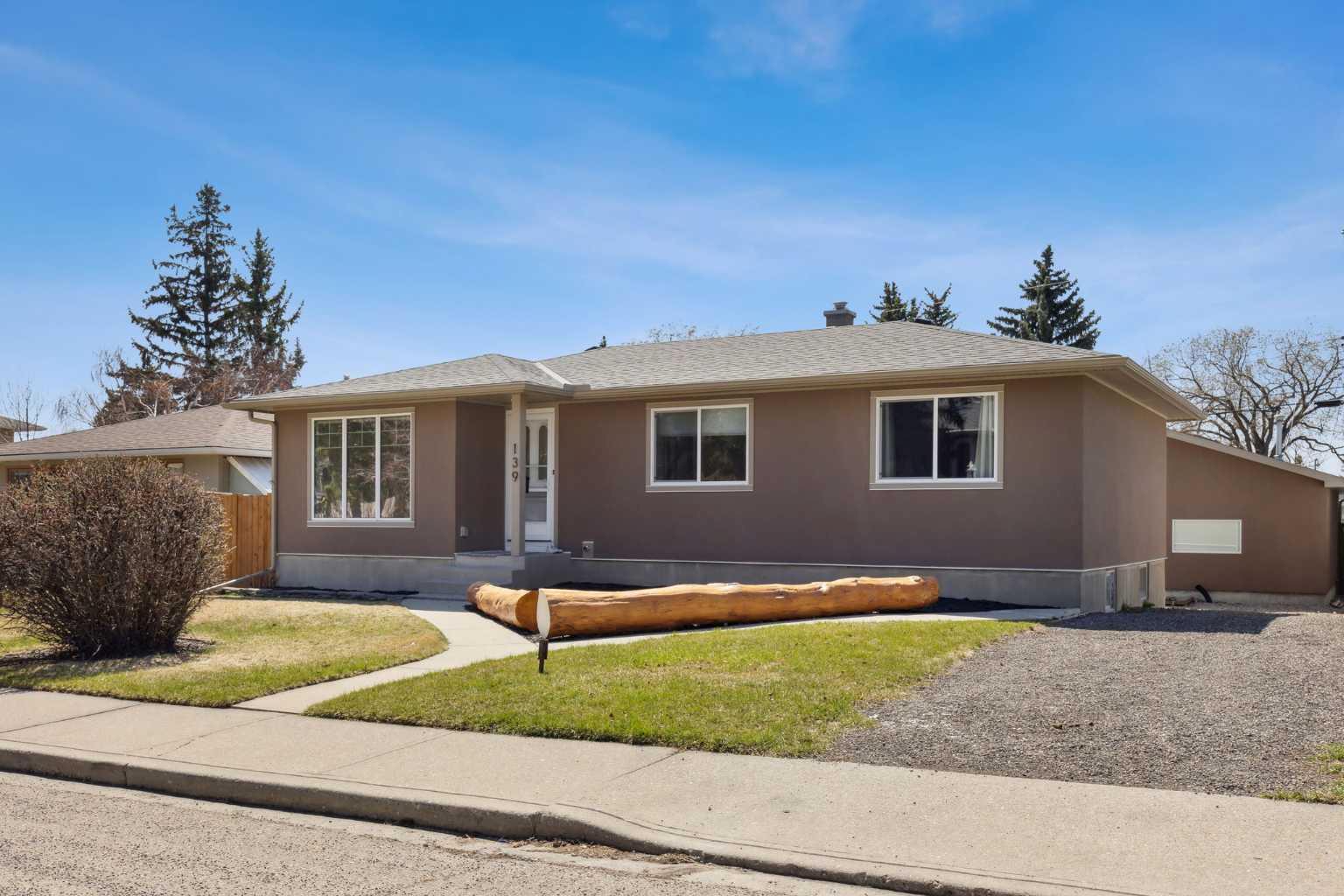 Property Photo: 139 Cornwallis Drive NW AB T2K 1V3