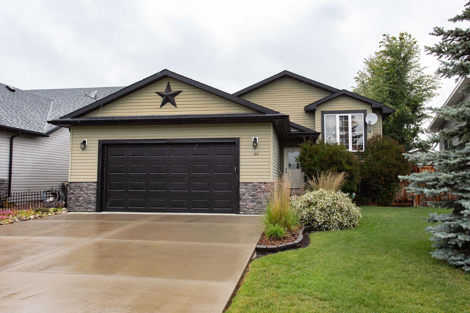 Property Photo: 124 12 Avenue AB T0M 1X0
