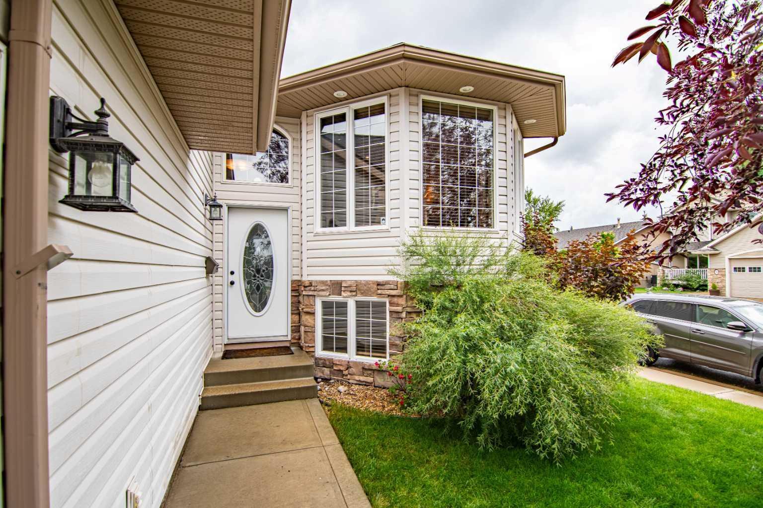 Property Photo: 216 Ackerman Crescent AB T4R 3E6