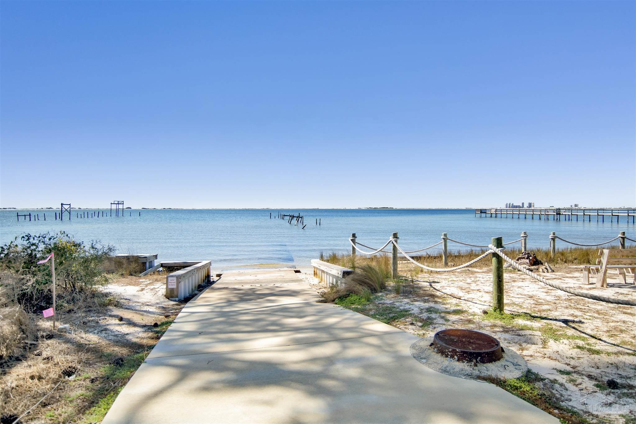 Property Photo: 1889 Noleka Ct FL 32566