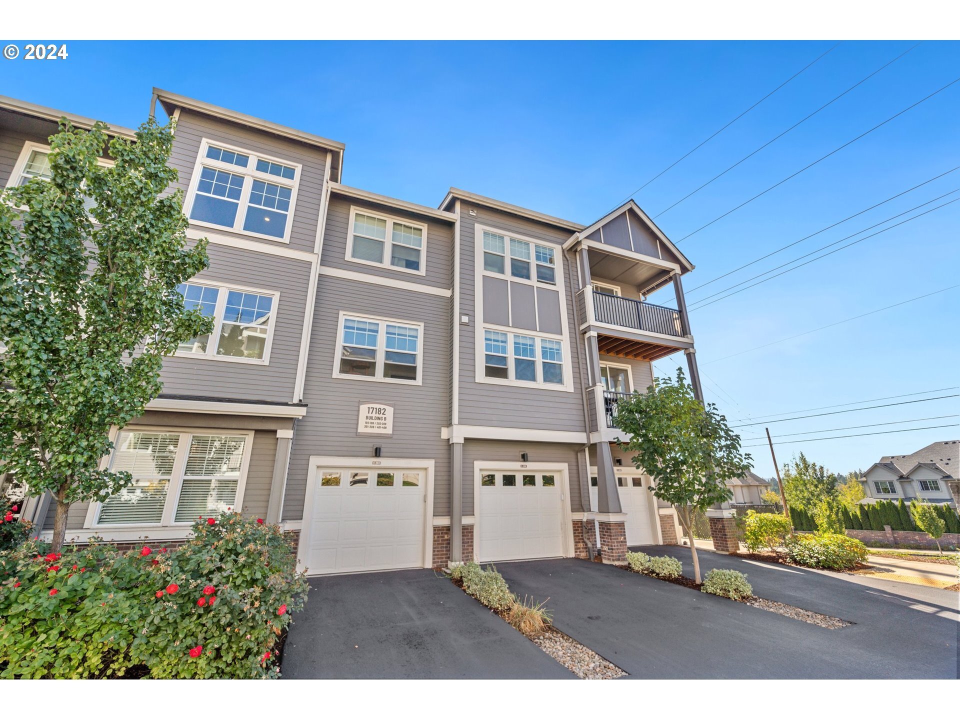 Property Photo: 17182 SW Appledale Rd 305 OR 97007