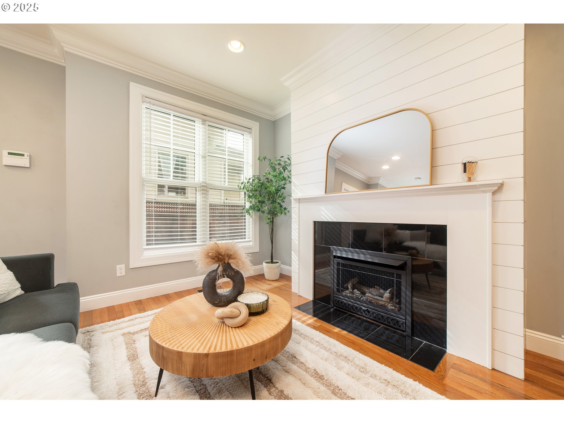 Property Photo: 623 NE Randall Ave OR 97232