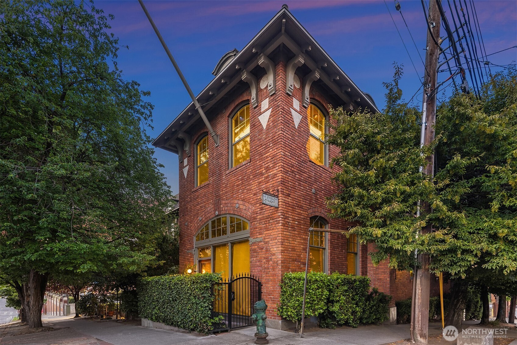 Property Photo:  1406  Harvard Avenue 8  WA 98122 