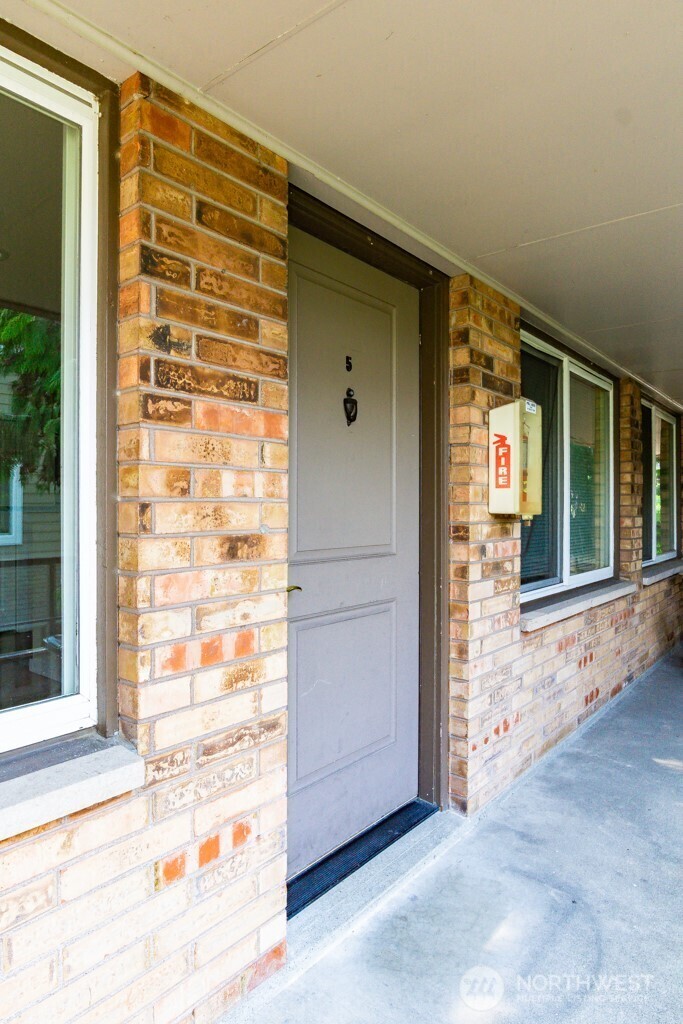 Property Photo: 2211 Franklin Avenue E 5 WA 98102