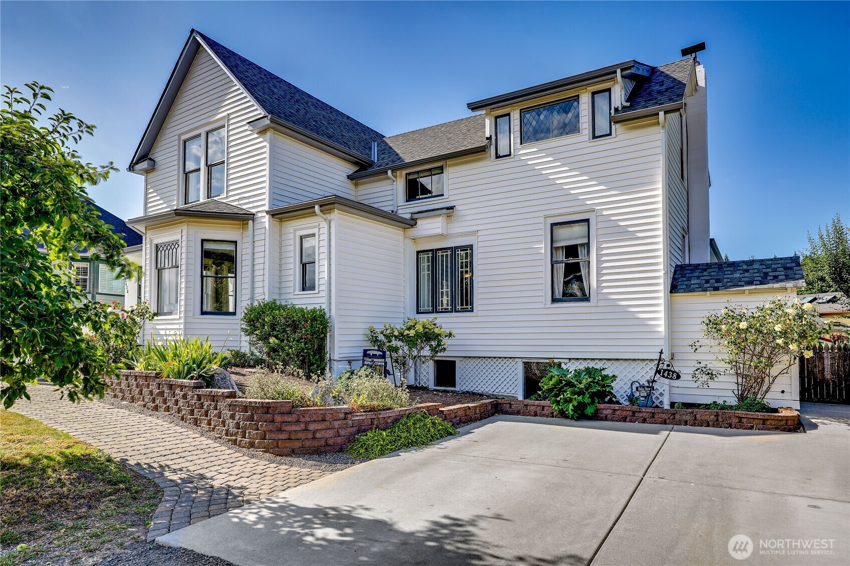 Property Photo: 1438 NE Odin Street WA 98370