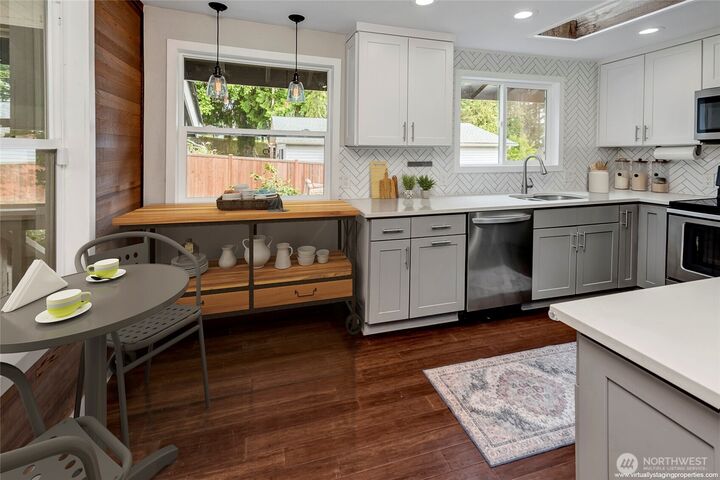 Property Photo: 7811 Grant Drive B WA 98203