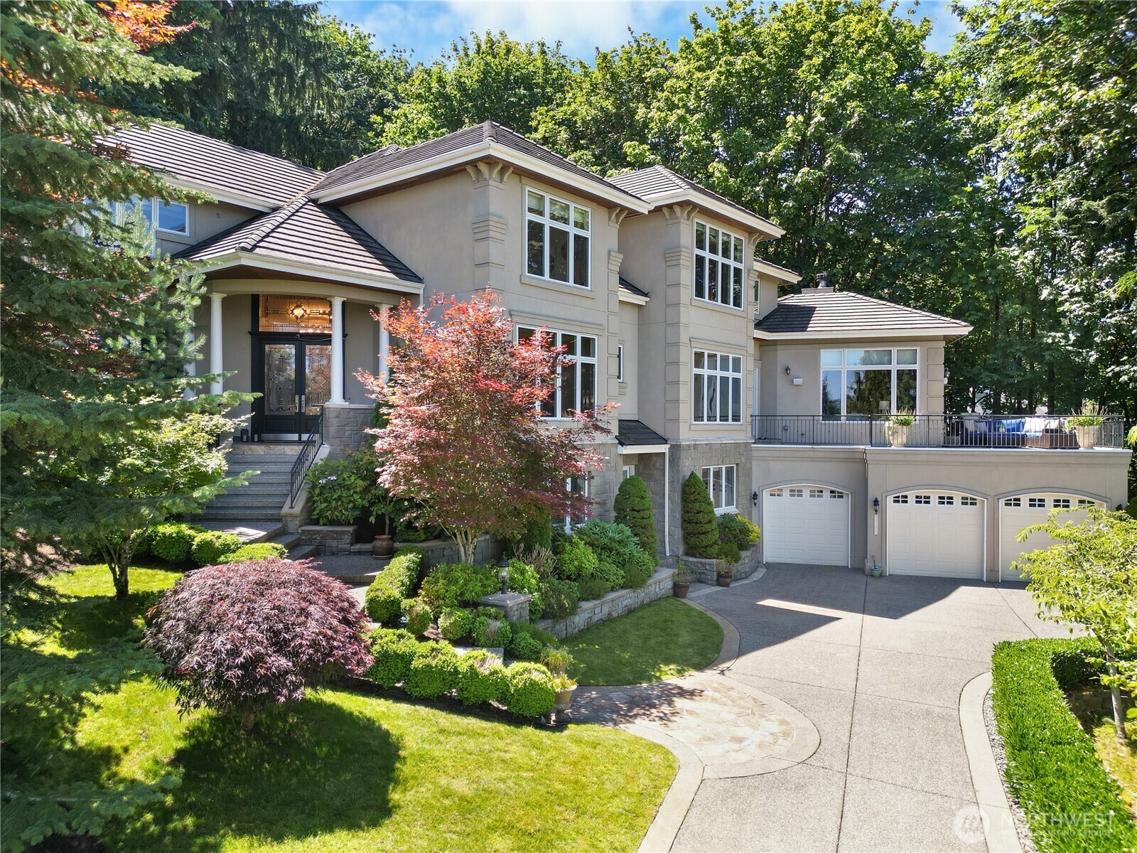 Property Photo:  17705 SE 58th Place  WA 98006 