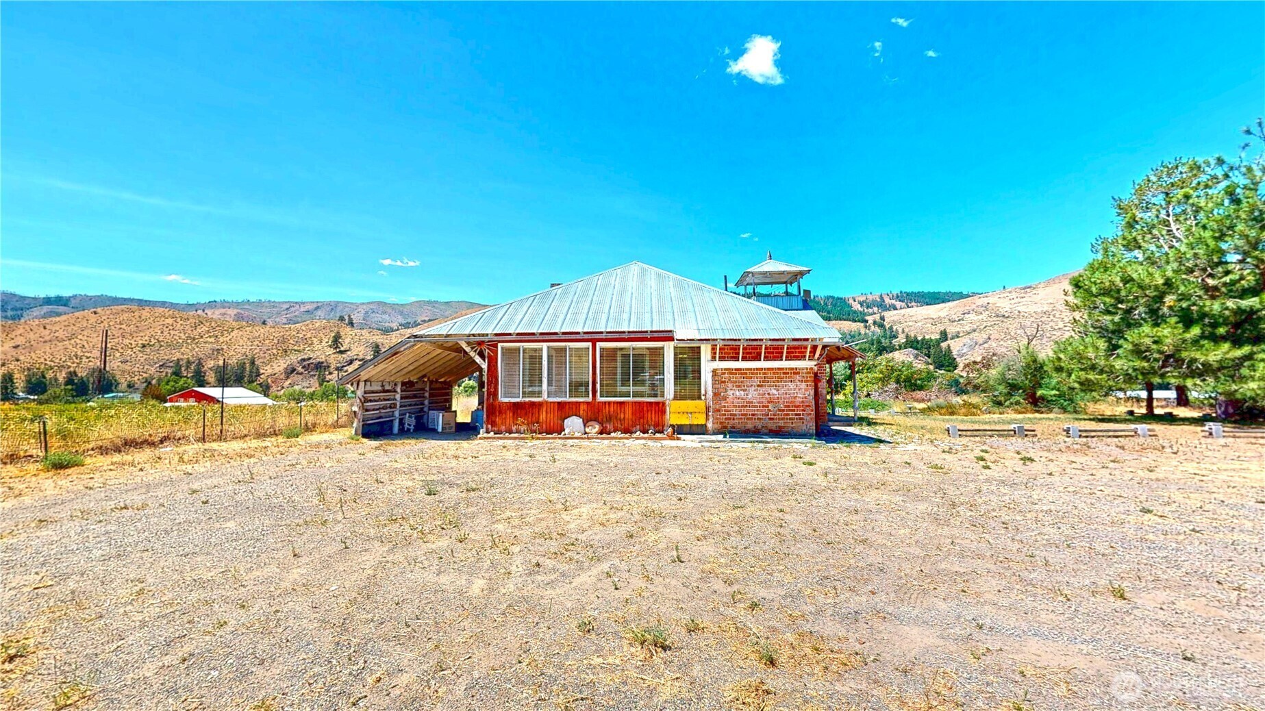 Property Photo: 18 Old Carlton Road WA 98814