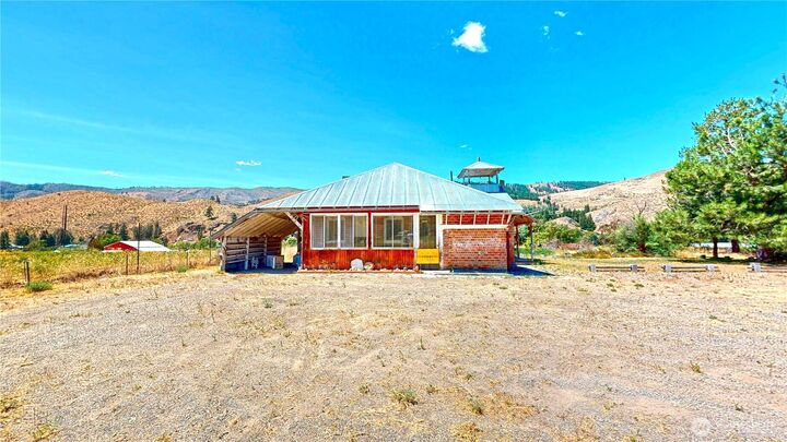 Property Photo:  18  Old Carlton Road  WA 98814 