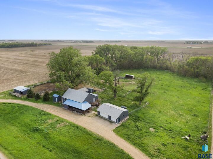 Property Photo: 30021 471st Ave SD 57004
