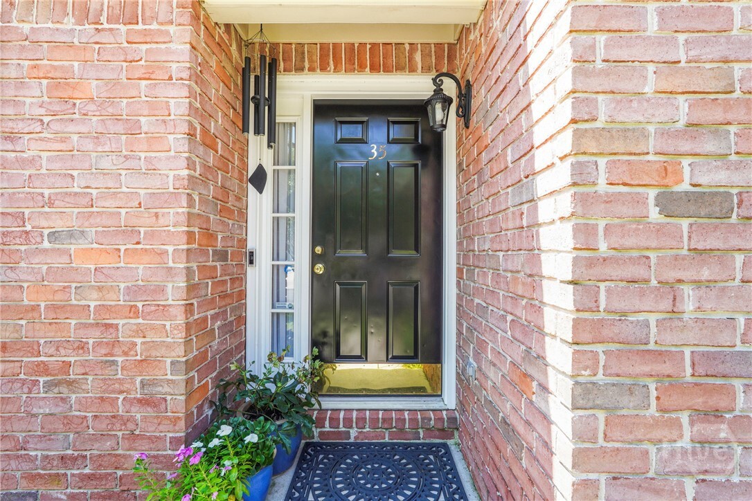 Property Photo: 35 Rose Hill Drive GA 31419