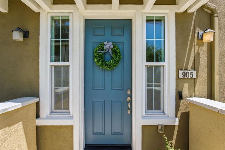 Property Photo: 636 Fan Tail Way 905 CA 94063