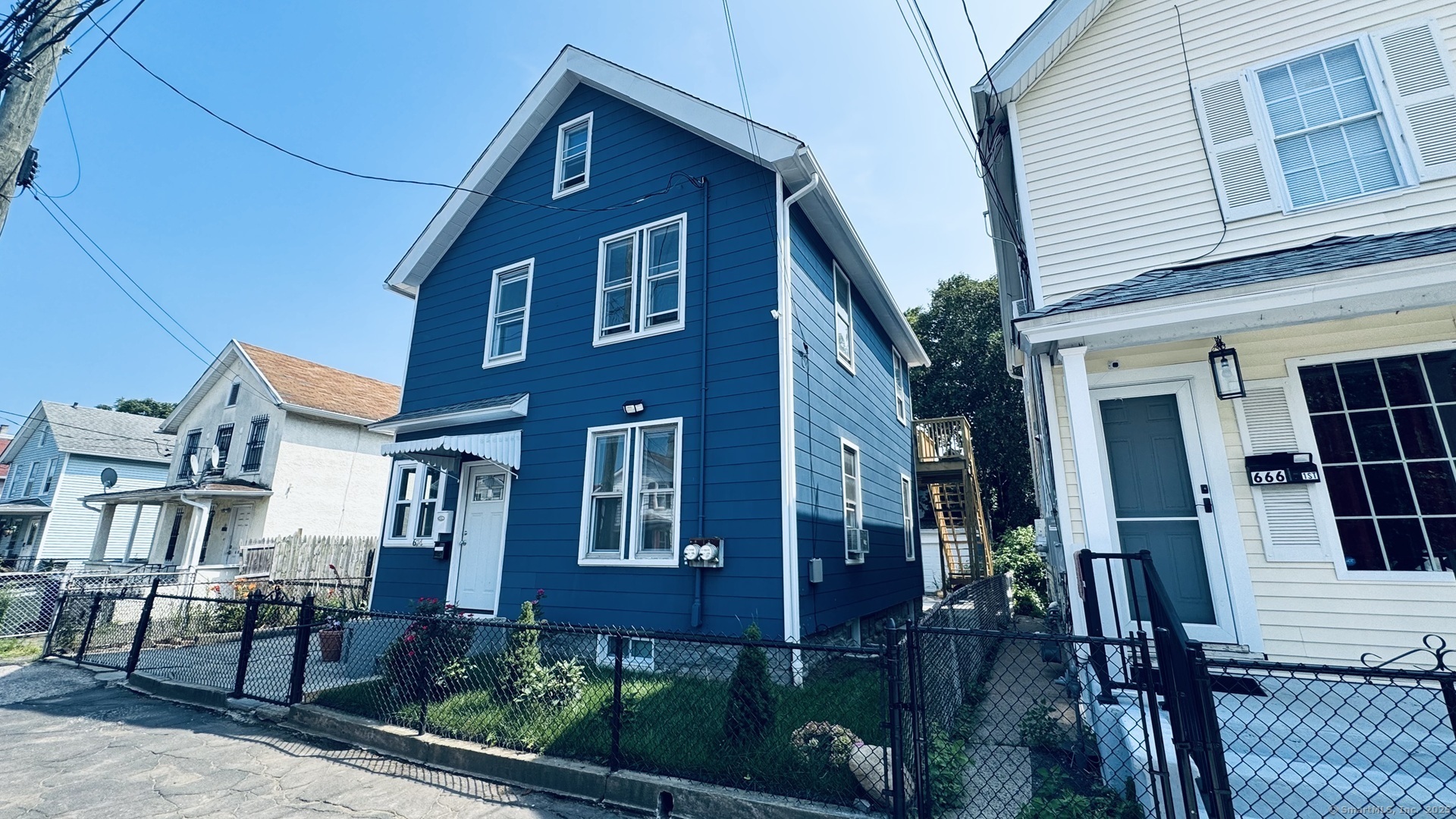 Property Photo:  674 Ogden Street 2  CT 06608 