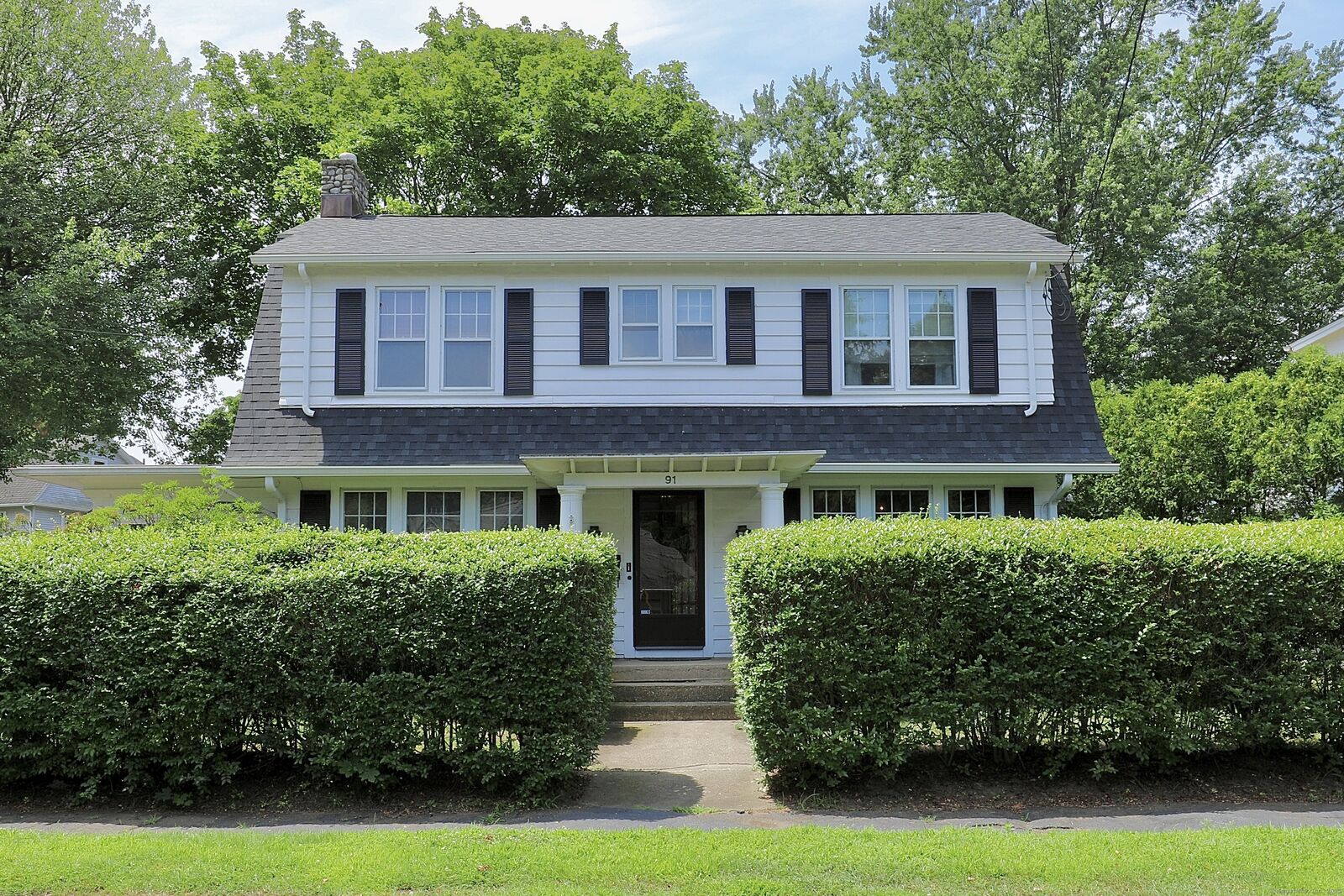 Property Photo:  91 Governors Avenue  CT 06460 