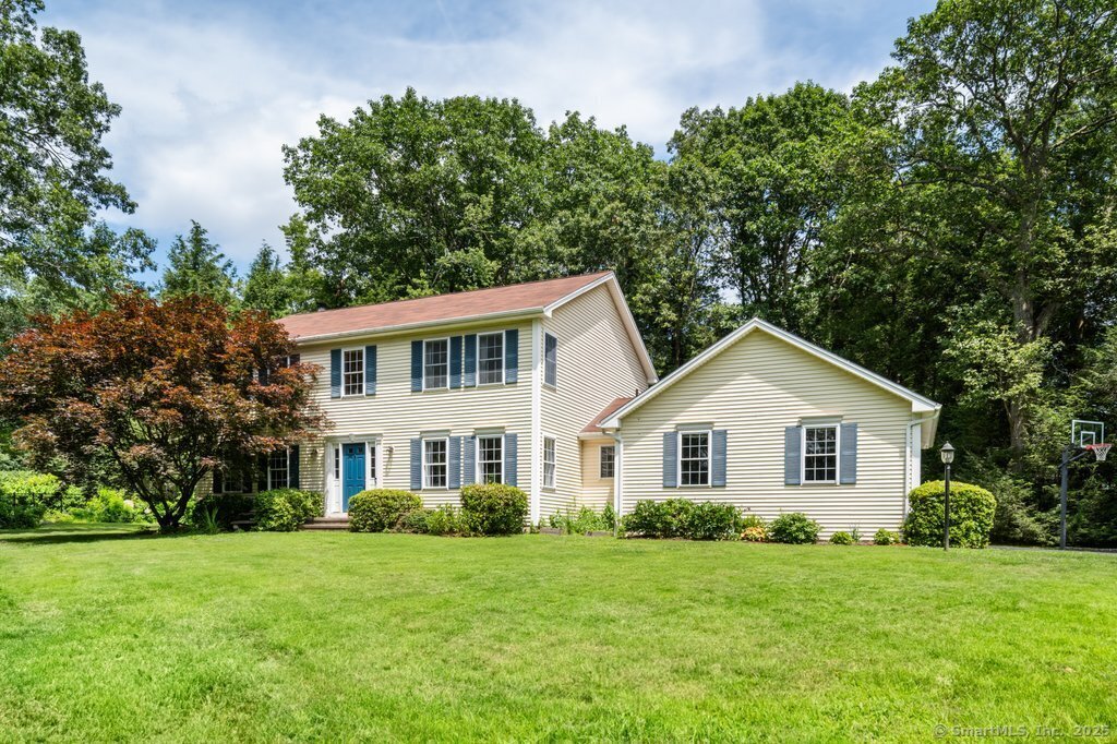 26 Philo Curtis Road  Newtown CT 06482 photo