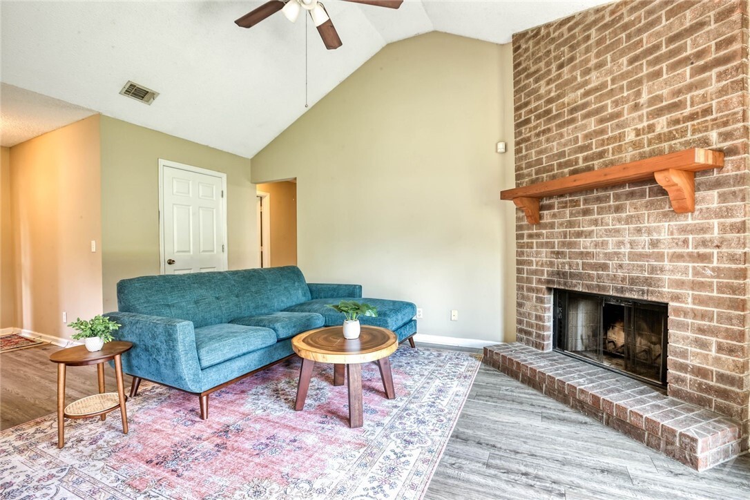 Property Photo: 110 Laurelwood Drive GA 31419
