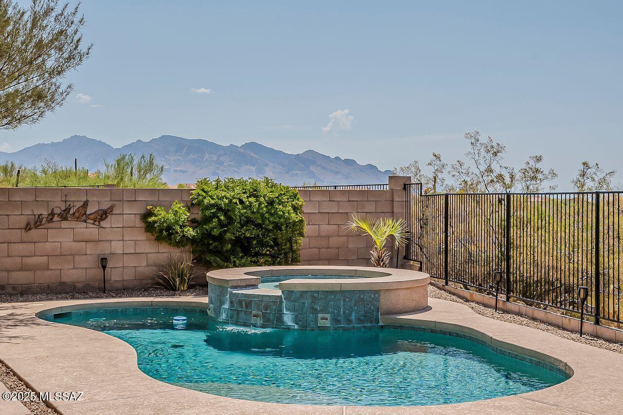 Property Photo: 5095 W New Shadow Way AZ 85658