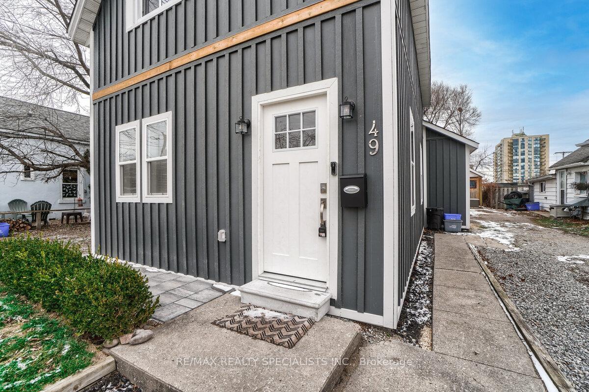 Property Photo: 49 Sanford Street ON L4N 3C3