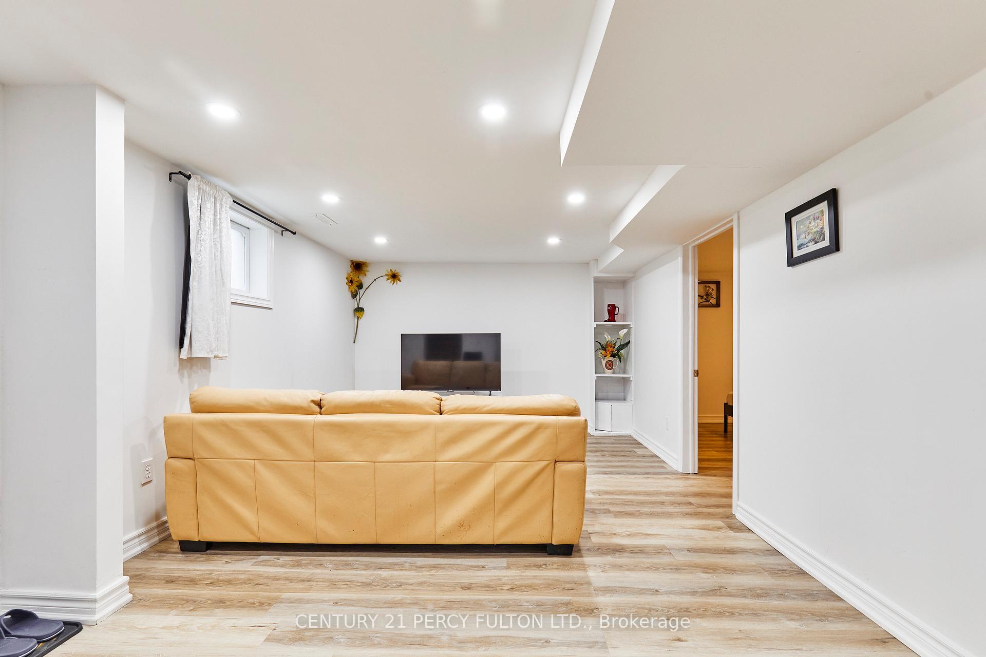 Photo de la propriété: 931 Liverpool Road ON L1W 1S7