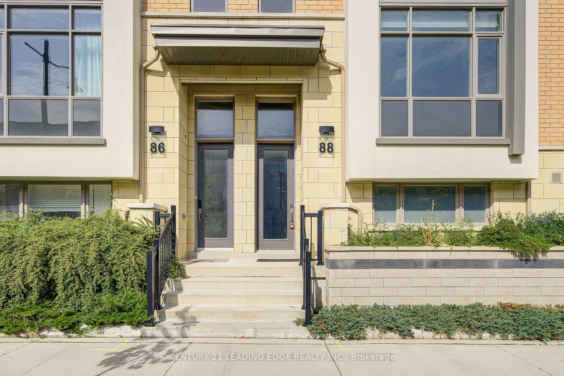 Property Photo:  88 William Saville Street  ON L3R 9S3 