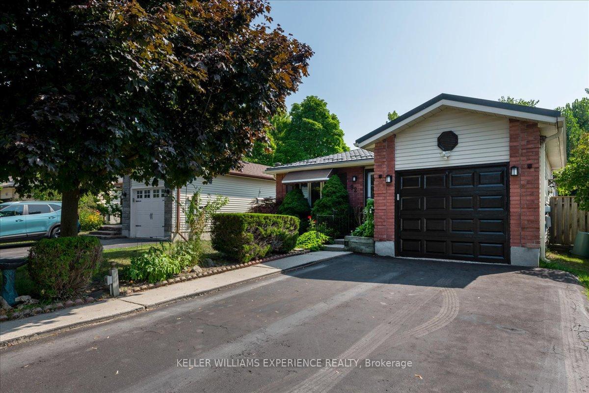 Property Photo: 92 Hickling Trail ON L4M 5T3