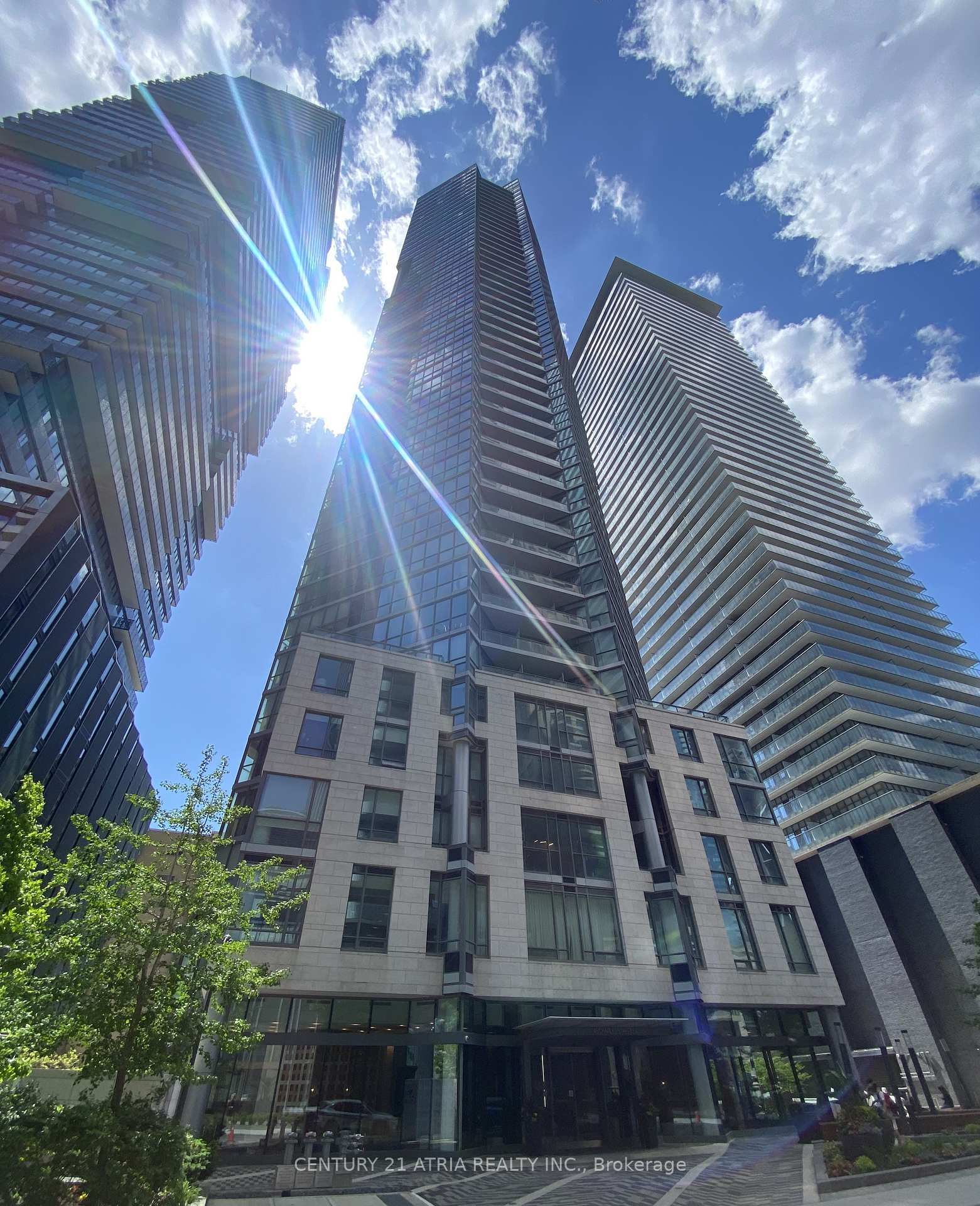 Property Photo:  45 Charles Street E 5203  ON M4Y 0B8 