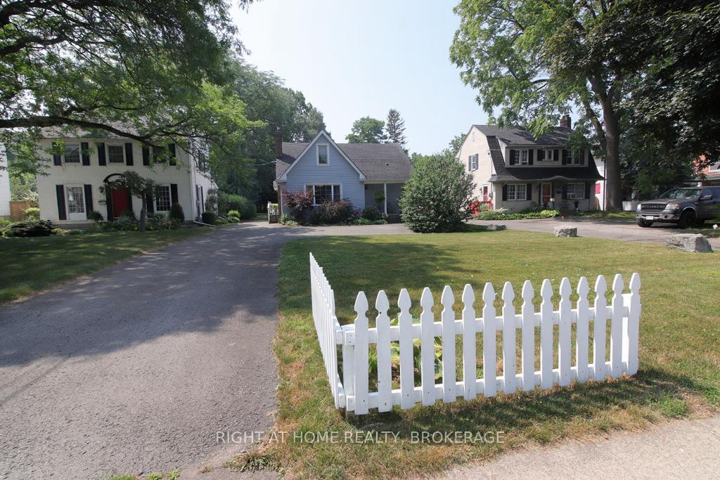 Property Photo:  368 Queenston Street  ON L2P 2X9 