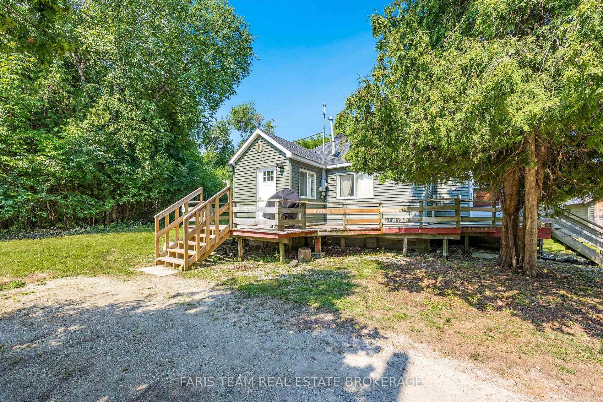 Property Photo:  13 Arthur Street  ON L9Y 3Z1 