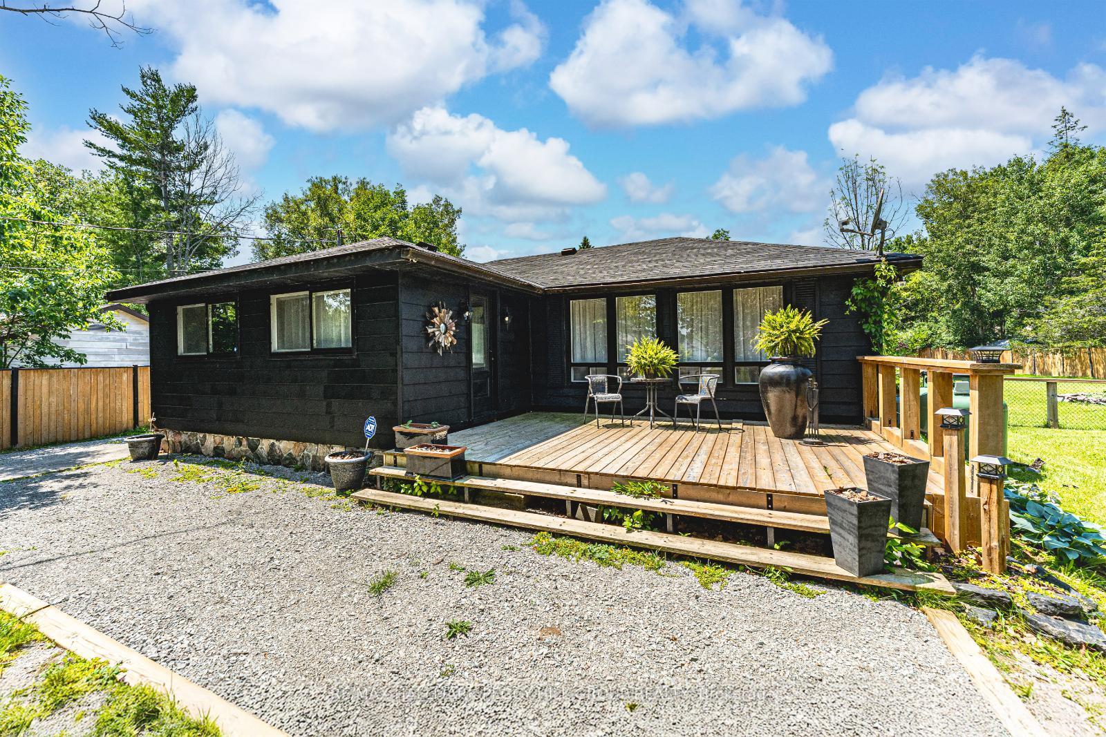 156 Woodlands Avenue  Tay ON L0K 1R0 photo