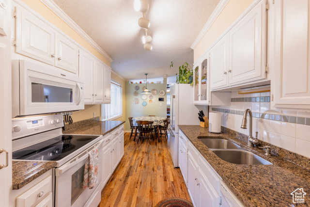 Property Photo: 786 E Lake Cir. Cir UT 84106