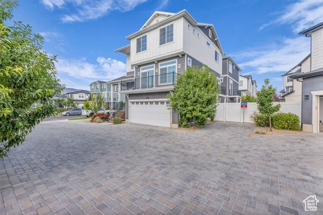 Property Photo: 174 E Polaris Dr UT 84045