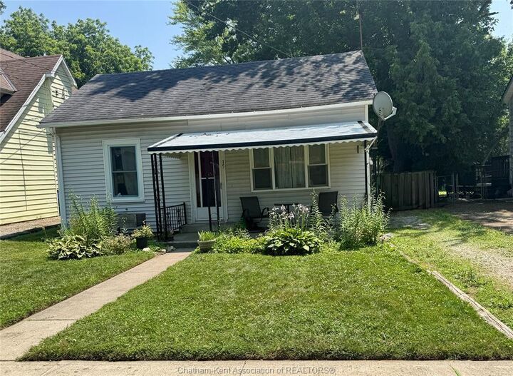 Property Photo: 15 Ebenezer Street East ON N0P 2C0