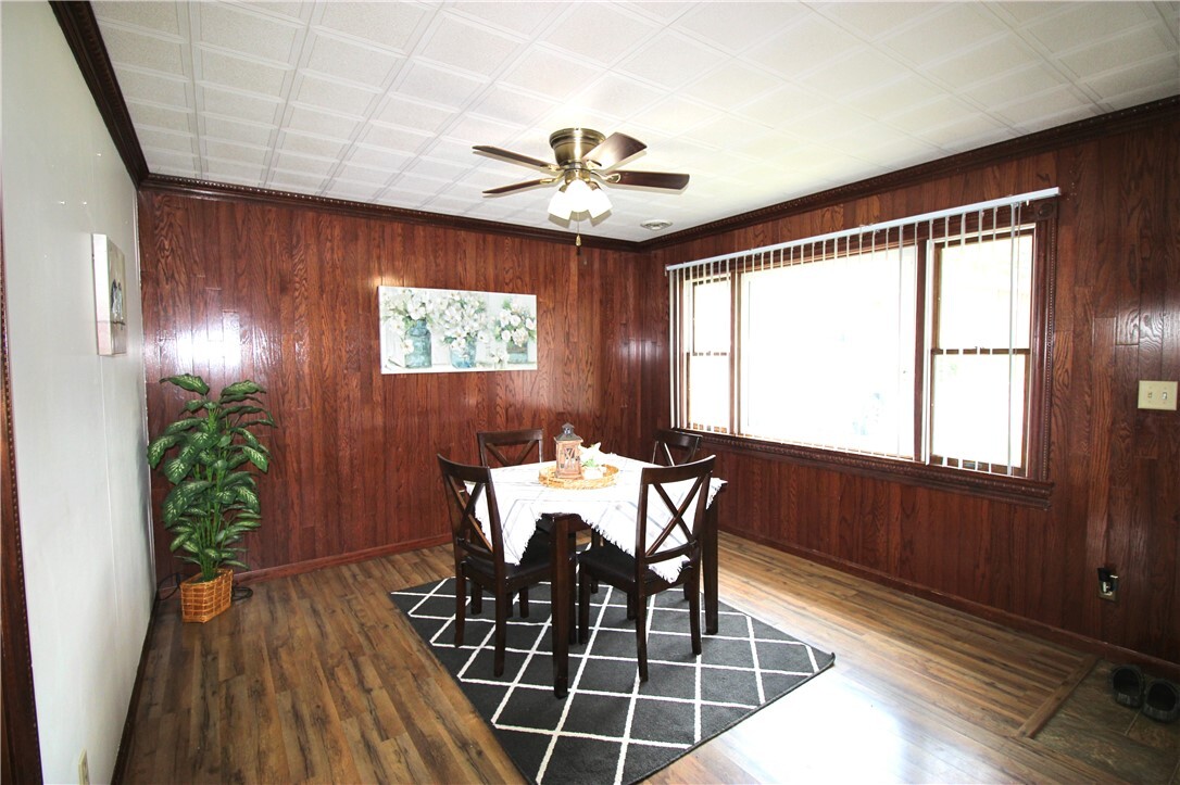 Property Photo:  814 Jane Ave  PA 15022 