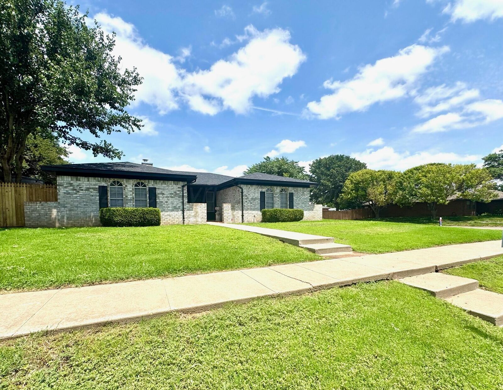 Property Photo: 6800 Rochelle Lane TX 79109-6812